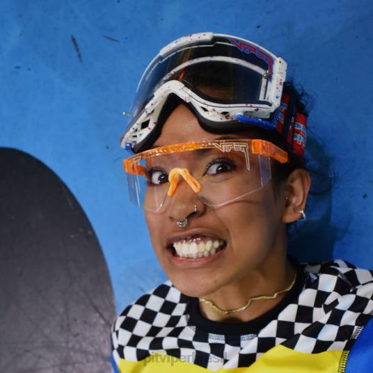 Pit Viper o calafetador noturno dos anos 2000 4XB4L35